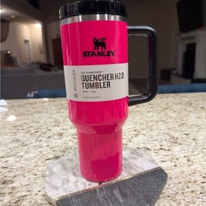 Stanley Vibrant Pink Quencher H2.0 Tumbler